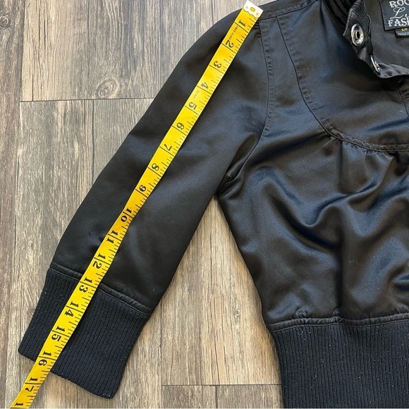 Rock L.A Fashion Black Cropped Satin Jacket Snaps Closure Fitted Petite 3/4 - Picture 12 of 12
